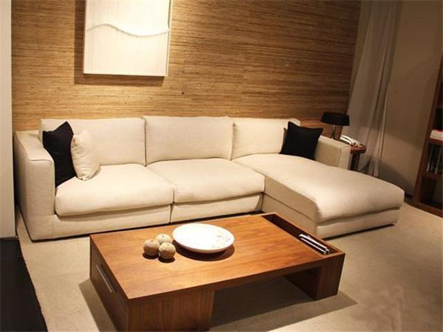 这家公司从香港搬到国内后,在深圳建立了首个家具的生产地,家具产品远